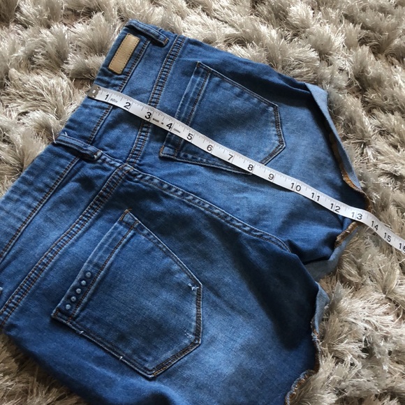 BLANKNYC Jean Shorts 28 - Picture 9 of 9